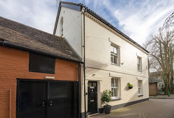 Berwick, Wimborne Minster: A lovely townhouse