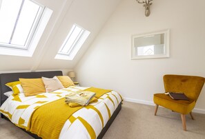 2 bedrooms, internet, bed sheets