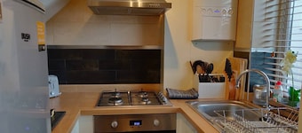 Waterfront Apartment In The Heart Of St Neots