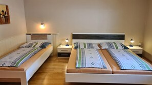 3 habitaciones, escritorio, tabla de planchar con plancha y wifi 