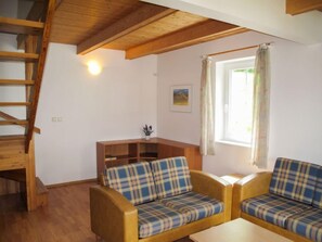 TV - Holiday Hill 43 by Interhome (Cerny Dul/Cista)
