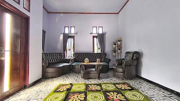 Studio | Ruang tamu