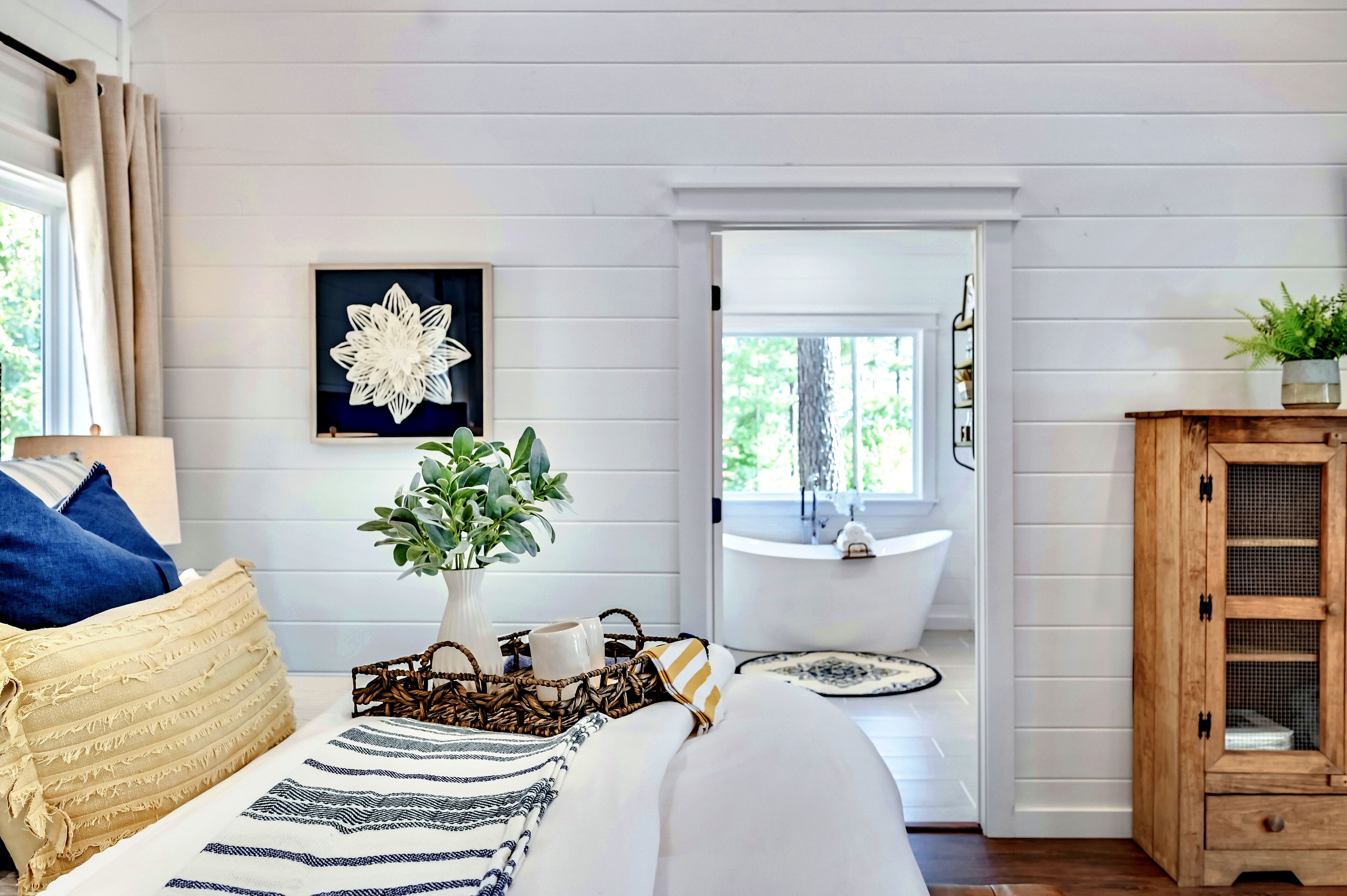 1 室のベッドルーム、低反発ベッド、アイロン / アイロン台、WiFi (無料)