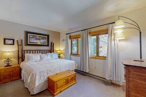 4 bedrooms, iron/ironing board, WiFi, bed sheets