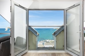 Interior - The Penthouse Fistral Beach - an apartment overlooking Fistral Beach sleeping six (Newquay)