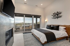 3 chambres, fer et planche à repasser, Wi-Fi, draps fournis