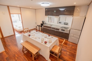 Family Apartment | In-room dining - Dot House Naha (Naha)
