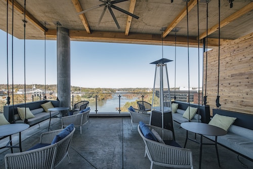 Hotel Indigo Columbus at Riverfront Place by IHG