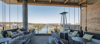 Hotel Indigo Columbus at Riverfront Place by IHG
