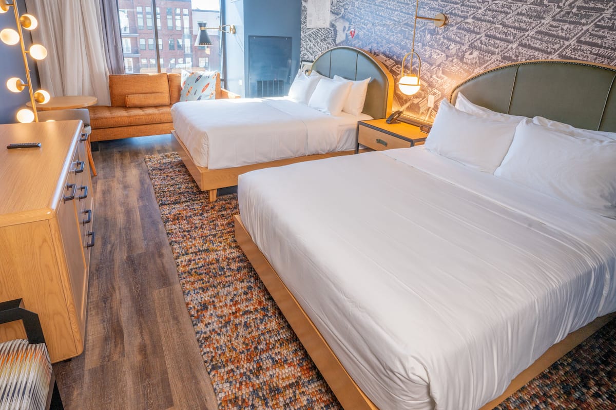 In-room safe, laptop workspace, blackout drapes, iron/ironing board