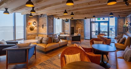 Hotel Indigo Columbus at Riverfront Place by IHG