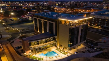 Hotel Indigo Columbus at Riverfront Place by IHG