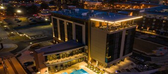 Hotel Indigo Columbus at Riverfront Place by IHG