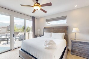 3 bedrooms, iron/ironing board, internet, bed sheets