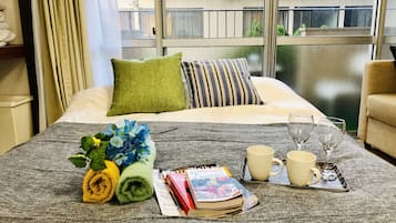 ์ํํธ | 1 ๊ฐ์ ์นจ์ค, ๊ฐ๊ฐ ๋ค๋ฅธ ์คํ์ผ์ ์ธํ
๋ฆฌ์ด, ๊ฐ๊ฐ ๋ค๋ฅด๊ฒ ๊ฐ๊ตฌ ๋น์น, ์๋ง ์ปคํผ