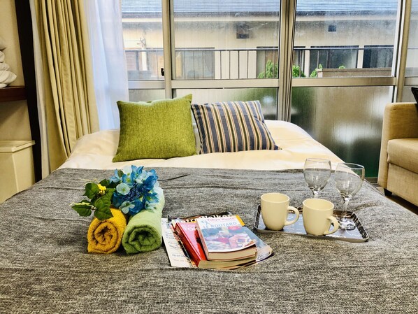 RC1 (201) Non-Smoking | 1 bedroom, individually decorated, individually furnished