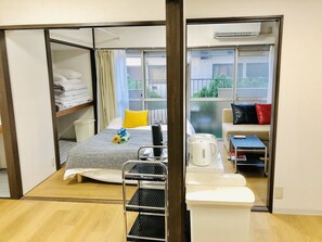 Leilighet | Individuelt dekorert, individuelt innredet og blendingsgardiner