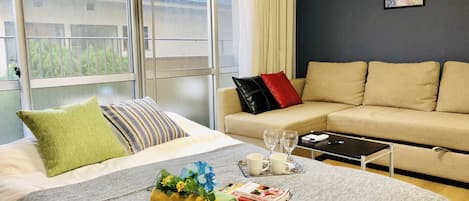 RC1 (201) Non-Smoking