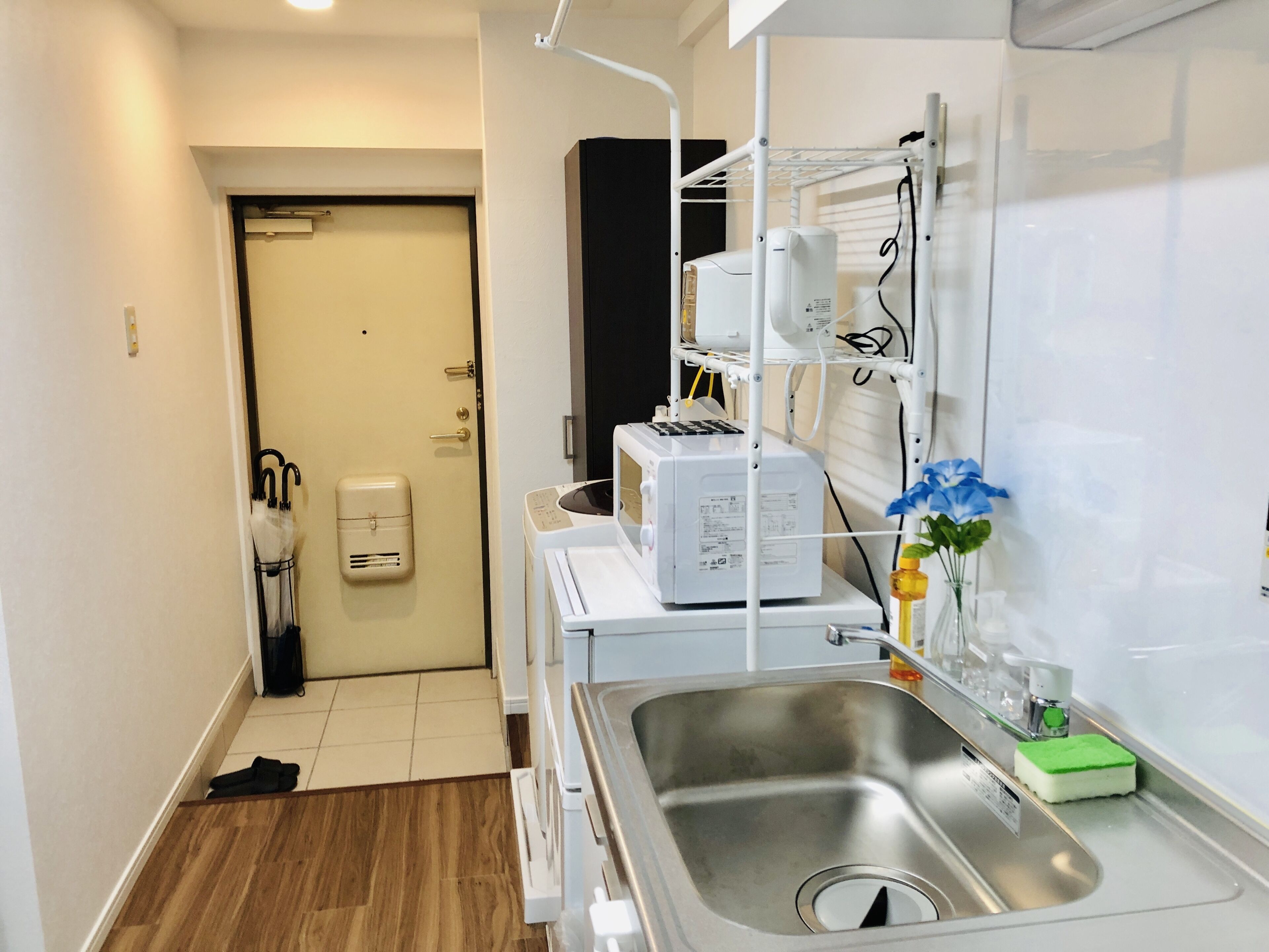 Appartement (RC2 (202)) | Cuisine partagée | Réfrigérateur, micro-ondes, plaque de cuisson, bouilloire électrique