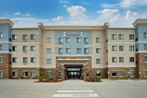 Exterior - Staybridge Suites Ames by IHG (Ames)