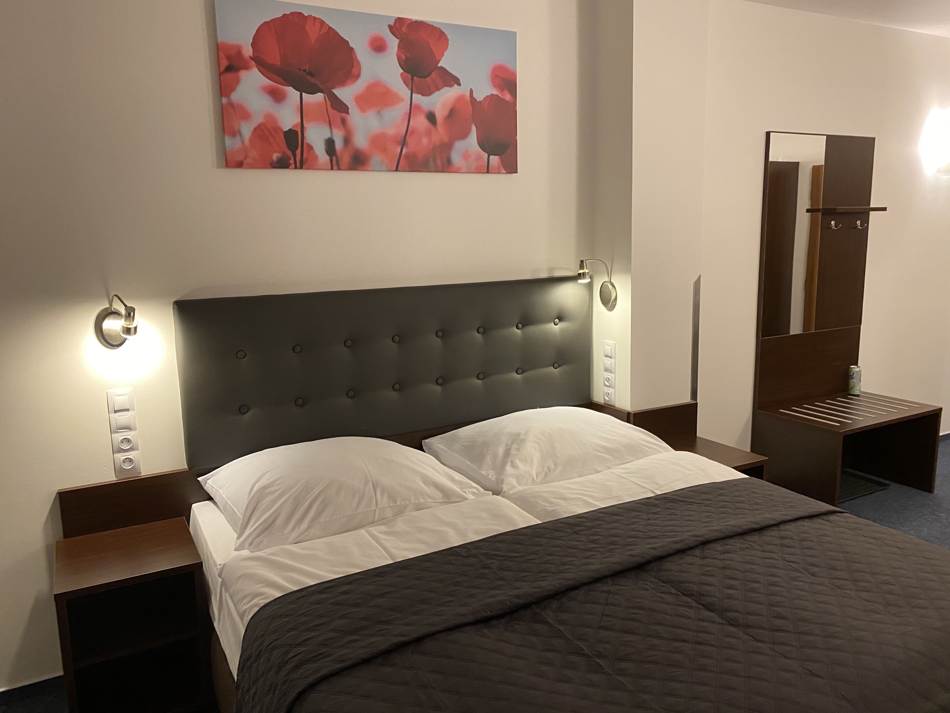 32-inch flat-screen tv with digital channels, tv, books