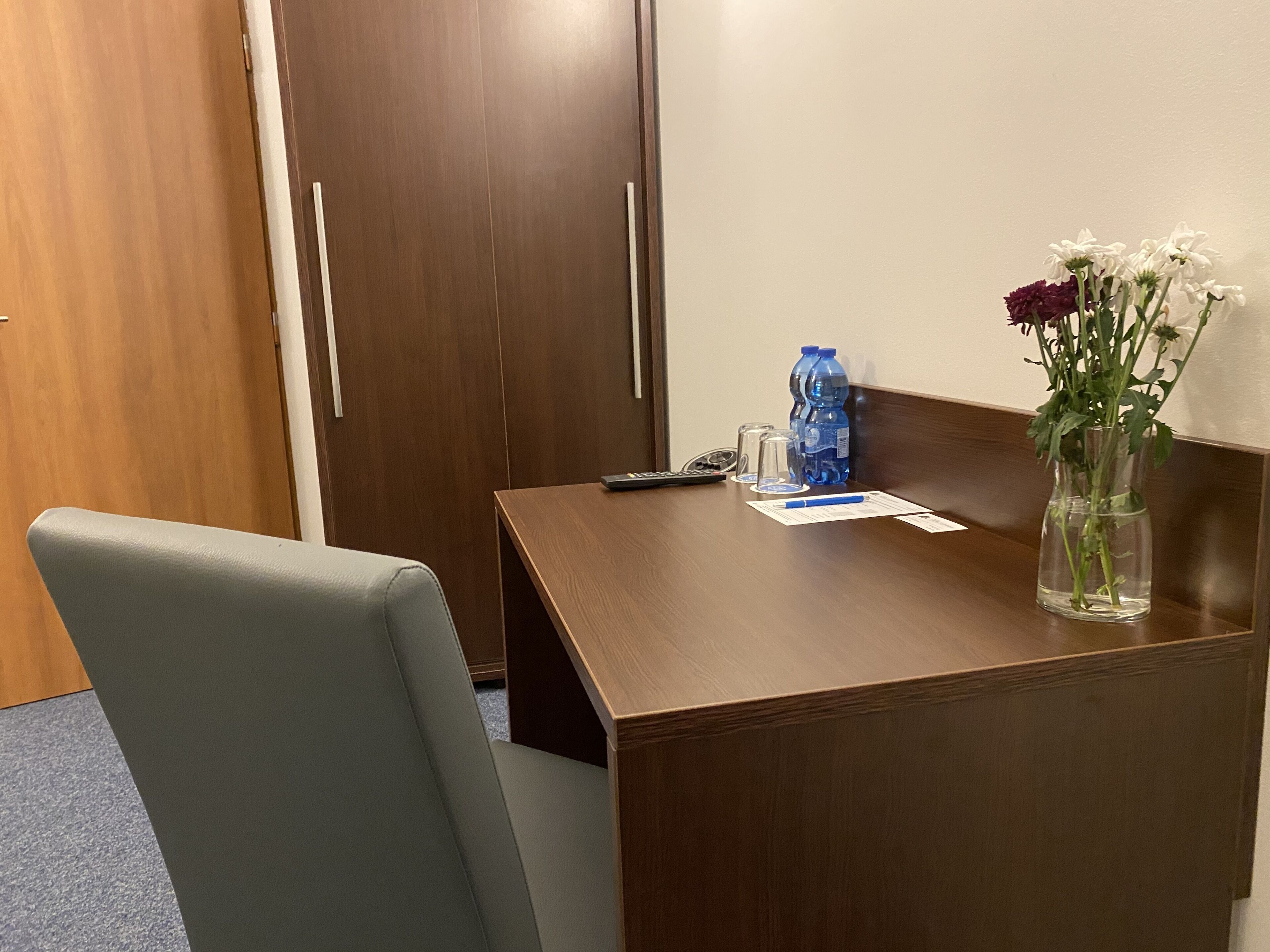 32-inch flat-screen tv with digital channels, tv, books