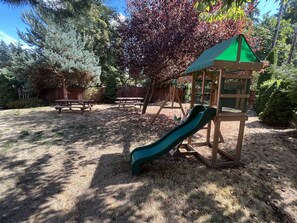 Children's area - SE Park Ave 4B Retreat, Walk to MAX Station (Milwaukie)