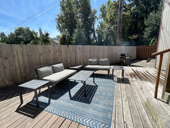 Terrace/patio - SE Park Ave 4B Retreat, Walk to MAX Station (Milwaukie)