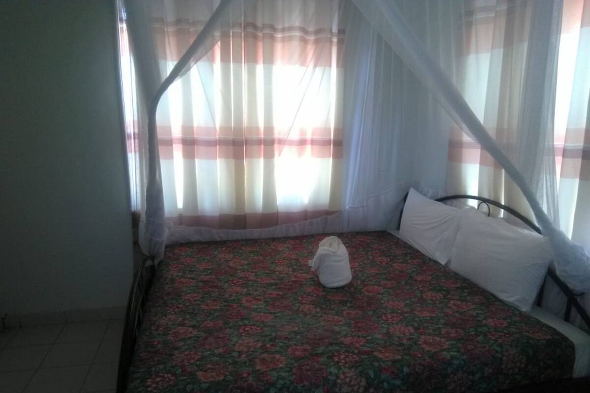 Chambre double | Bureau, accès au Wi-Fi (inclus), literie fournie