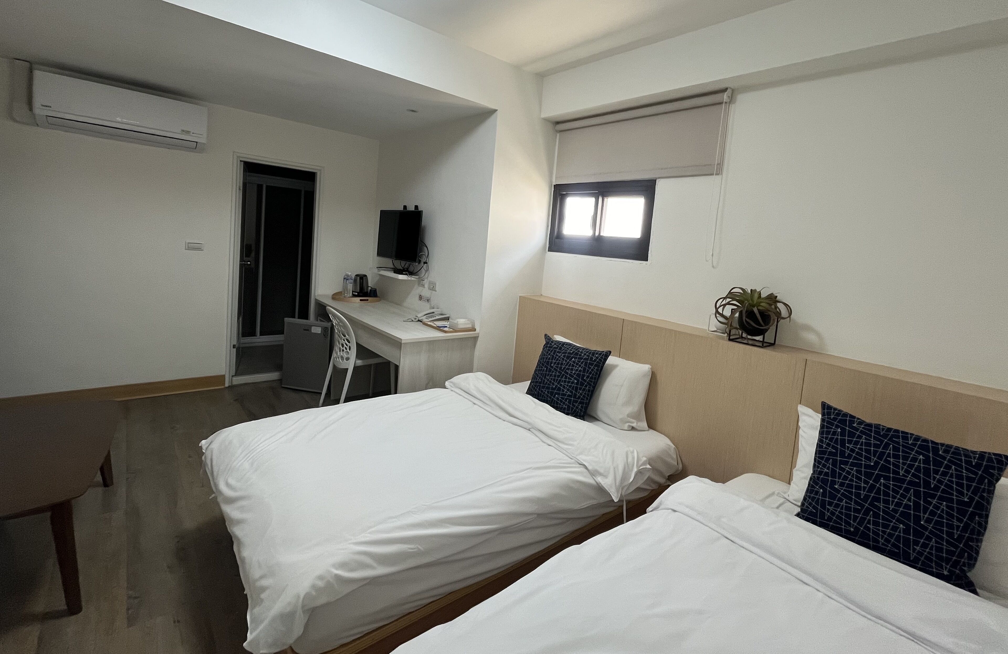 economy double or twin room (no parking) | 1 bedroom, premium bedding, desk, blackout curtains