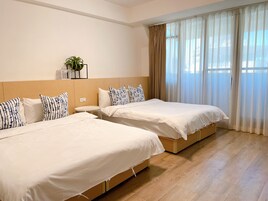 Quadruple Room (no parking) | Premium bedding, desk, blackout drapes, free WiFi
