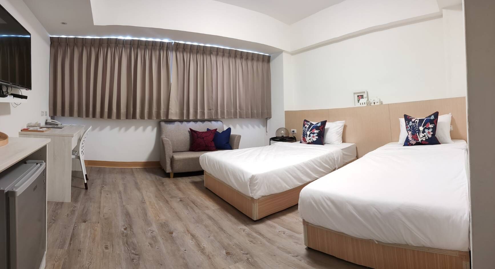 Economy Double or Twin Room (no parking) | Premium bedding, desk, blackout drapes, free WiFi