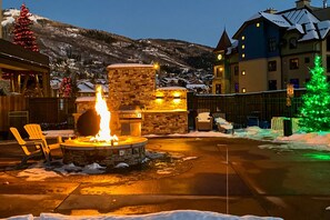 Property grounds - Conveniently located condo near ski gondola with shared hot tub & pool (Steamboat Springs)