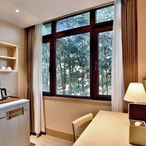 Bộ đồ giường cao cấp, chăn bông, màn/rèm cản sáng 