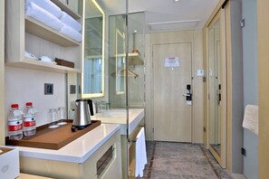 Phòng đôi Elite, không hút thuốc | Phòng tắm | Buồng tắm vòi sen, vòi sen phun mưa, đồ dùng nhà tắm miễn phí 