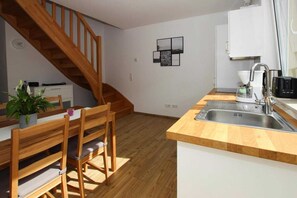 Fridge, oven, stovetop, dishwasher - Reihenhaus in Malchow (Malchow)
