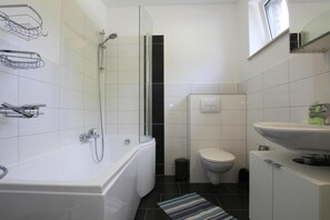 Bathtub - Reihenhaus in Malchow (Malchow)