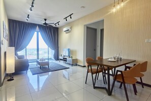 In-room dining - Luminari Suite by Homez Suite (Butterworth)