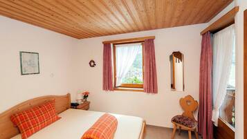 Classic Single Room, Non Smoking | Free WiFi, bed sheets