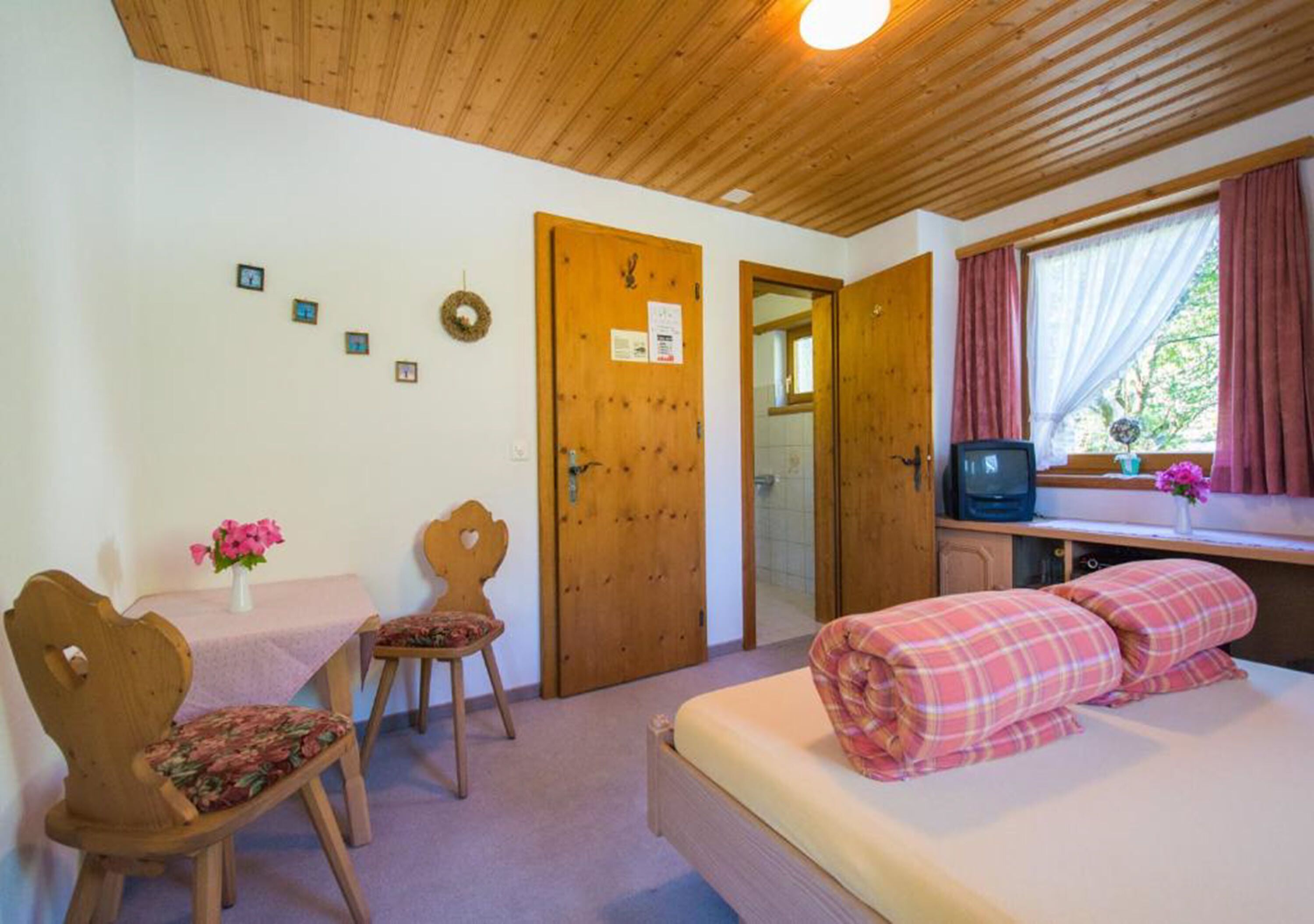 Wifi gratis y ropa de cama 