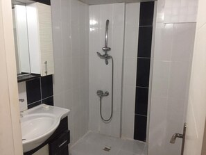 Doppel- oder Zweibettzimmer | Badezimmer