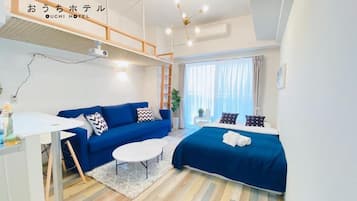 Studio with Balcony 603 | Desk, iron/ironing board, free WiFi, bed sheets