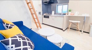 スタジオ バルコニー付 601号室 | デスク、アイロン / アイロン台、WiFi (無料)、ベッドシーツ