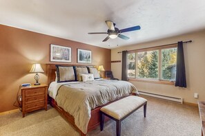 2 多间卧室、熨斗/熨衣板、上网接入、床单