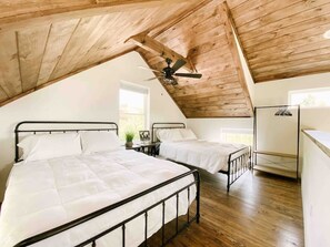 2 bedrooms, desk, iron/ironing board, WiFi