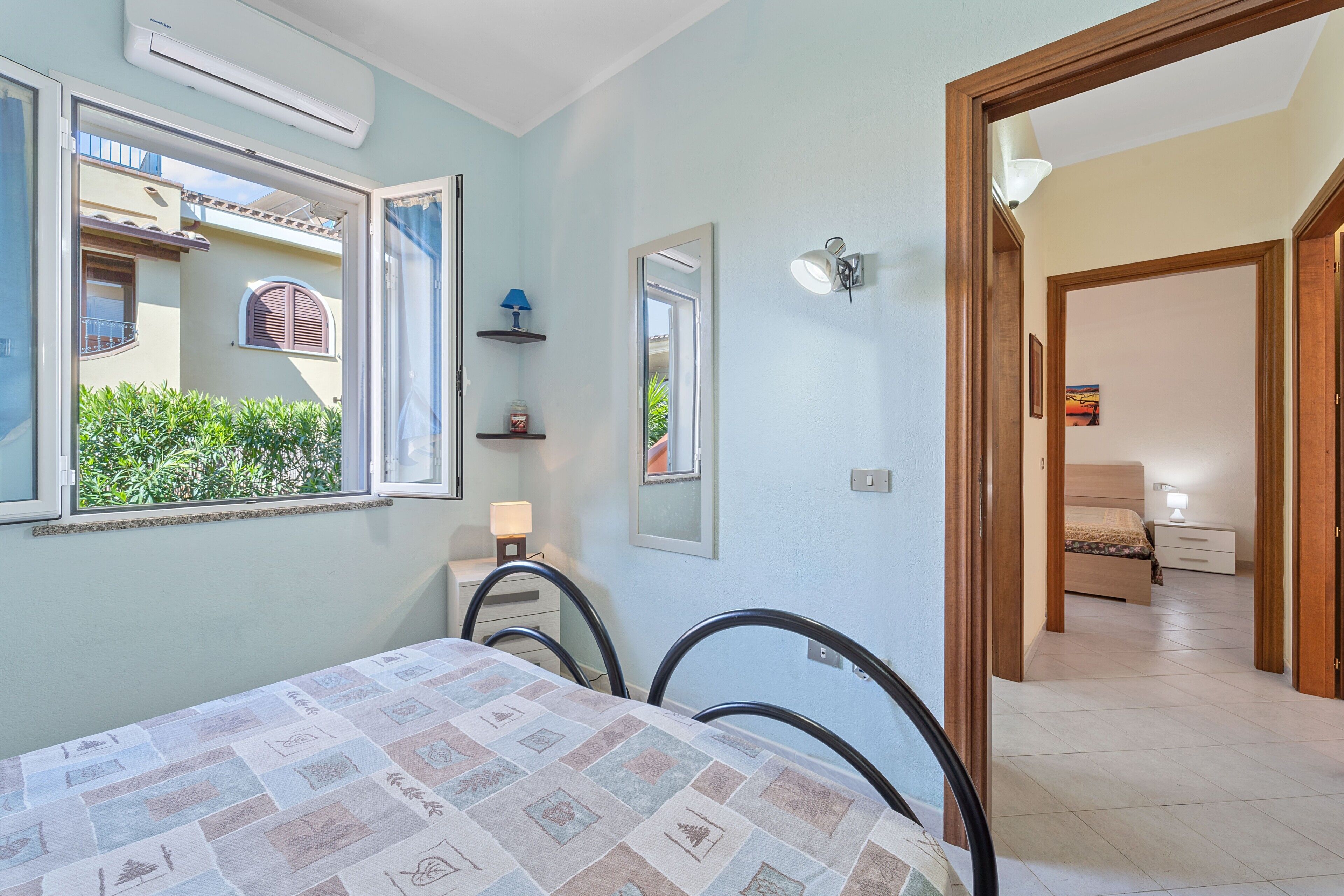 2 slaapkamers, een strijkplank/strijkijzer, gratis wifi, beddengoed