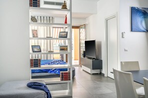 3 chambres, coffres-forts dans les chambres, bureau