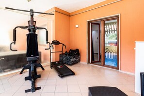 Unclassified image, 4 of 48, button - Brand new with terrace, solarium, gym&tennis court (Sorrento)