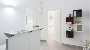 Unclassified image, 5 of 76, button - Modern spacious apartment with terrace, balconies, solarium & gym (Sorrento)
