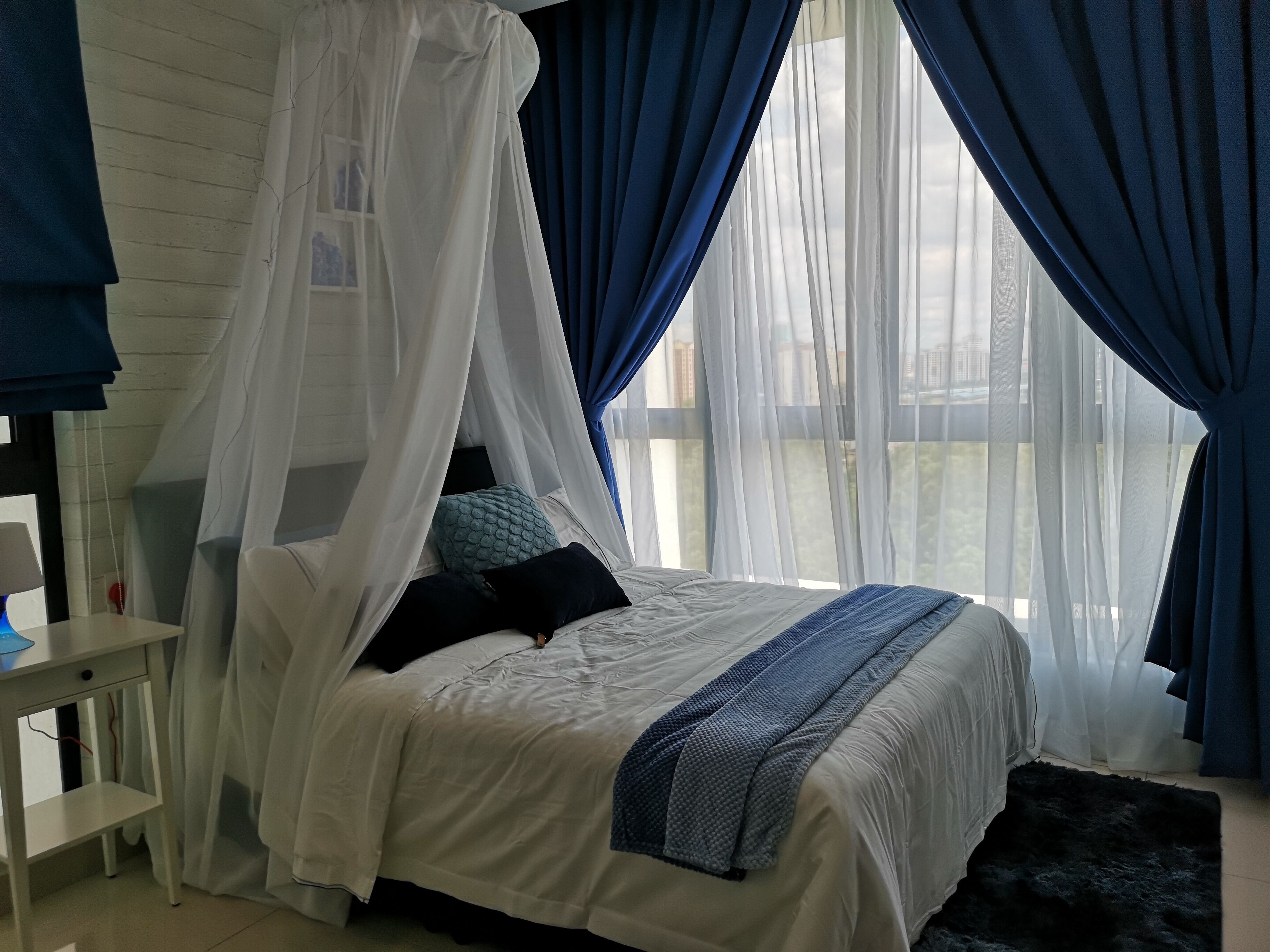 Iron/ironing board, free WiFi, bed sheets